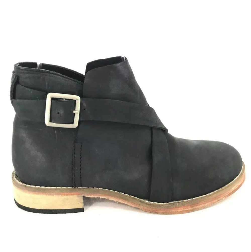Free People  Black Las Palmas Boots.